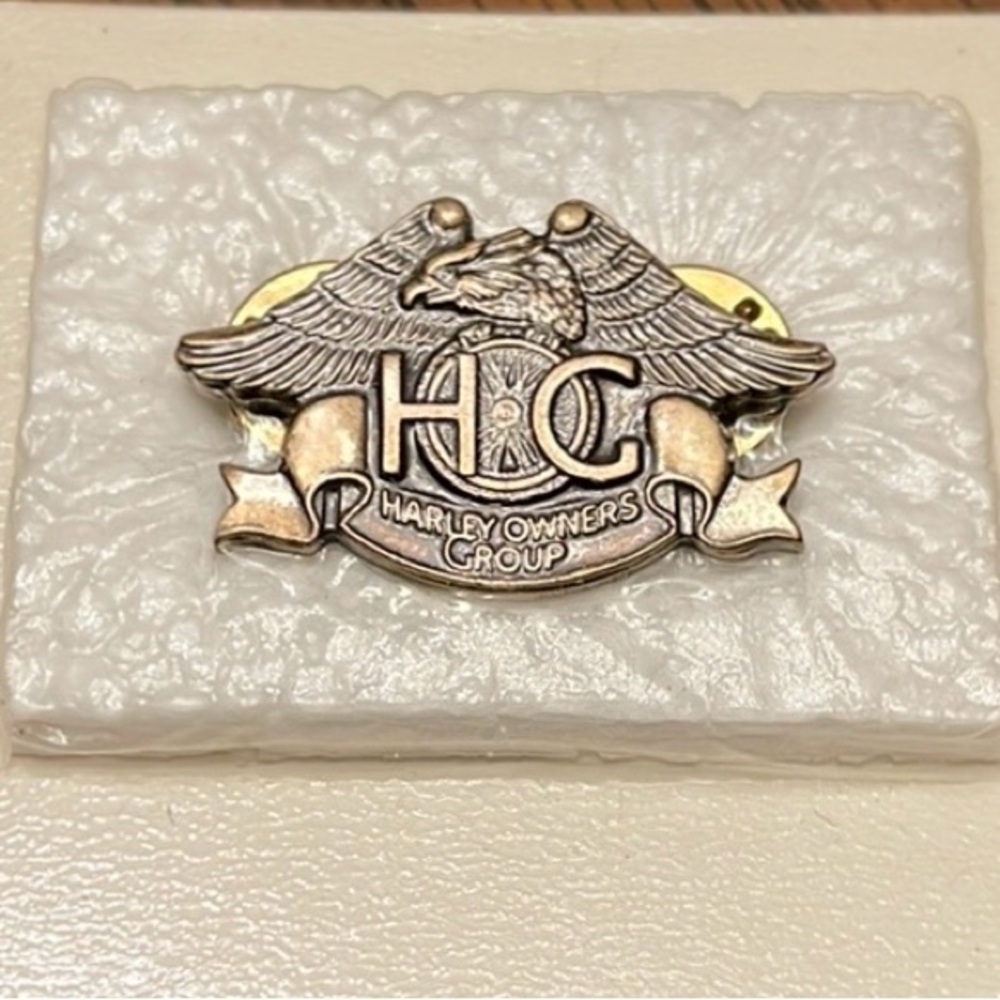Harley Owners Group HOG bronze/gold colored 2 tac pin NEW